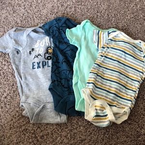 Boys Gerber 0-3 month short sleeve onesies